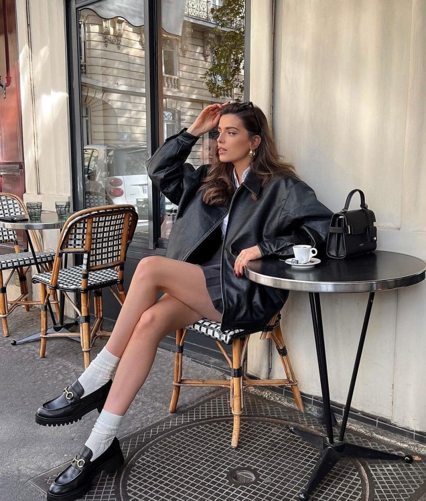 Chunky Loafers With Mini Skirt And Oversized Leather Blazer Chunky Loafers With Mini Skirt And Oversized Leather Blazer — Trendy Black Loafers Outfit