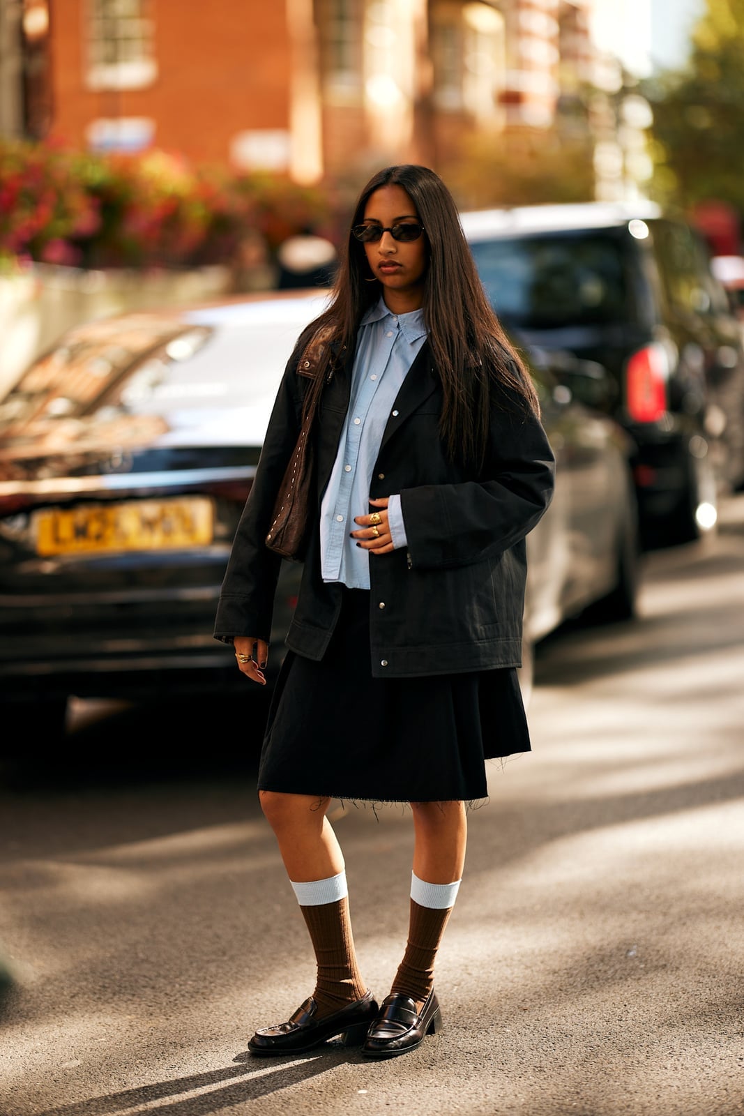 Chunky Loafers With A Line Skirt And Oversized Blazer Chunky Loafers With A Line Skirt And Oversized Blazer — Trendy Black Loafers Outfit