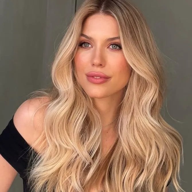 Mid-Back Sun-Kissed Blonde Balayage Mid-Back Sun-Kissed Blonde Balayage — Trendy Blonde Balayage