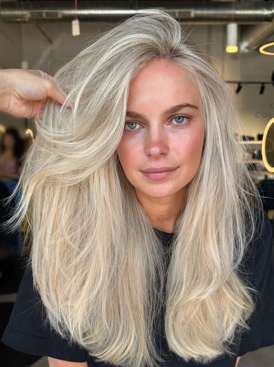 Mid-Back Loose Curls With Blonde Balayage Mid-Back Loose Curls With Blonde Balayage — Trendy Blonde Balayage