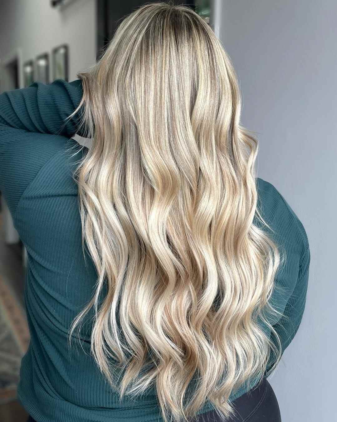 Mid-Back Layers With Ash Blonde Balayage, Wavy Mid-Back Layers With Ash Blonde Balayage, Wavy — Trendy Blonde Balayage