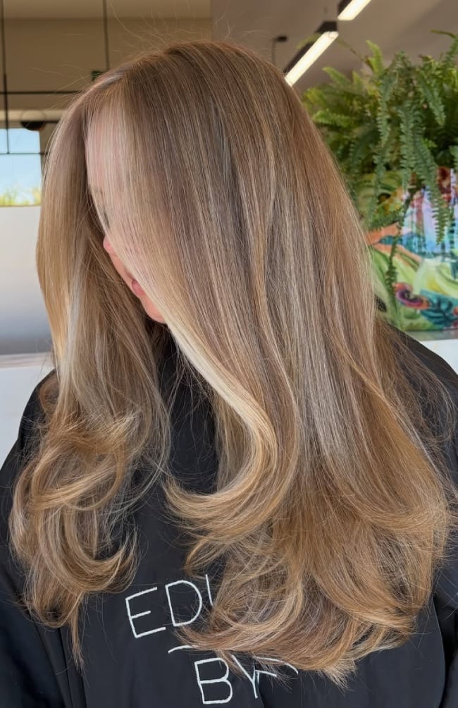Mid-Back Sandy Beige Blonde Balayage Mid-Back Sandy Beige Blonde Balayage — Trendy Blonde Balayage