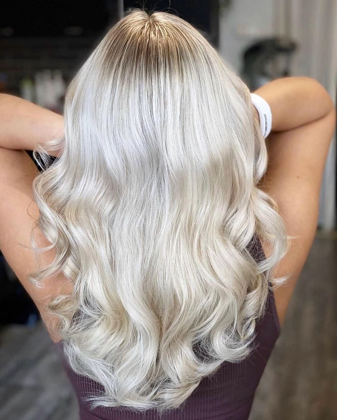 Mid-Back White Blonde Balayage Curls, Wavy Mid-Back White Blonde Balayage Curls, Wavy — Trendy Blonde Balayage