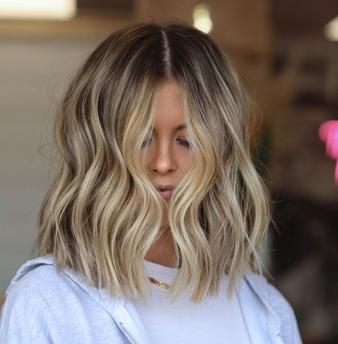 Collarbone Lob With Dark Blonde Balayage Collarbone Lob With Dark Blonde Balayage — Trendy Blonde Balayage