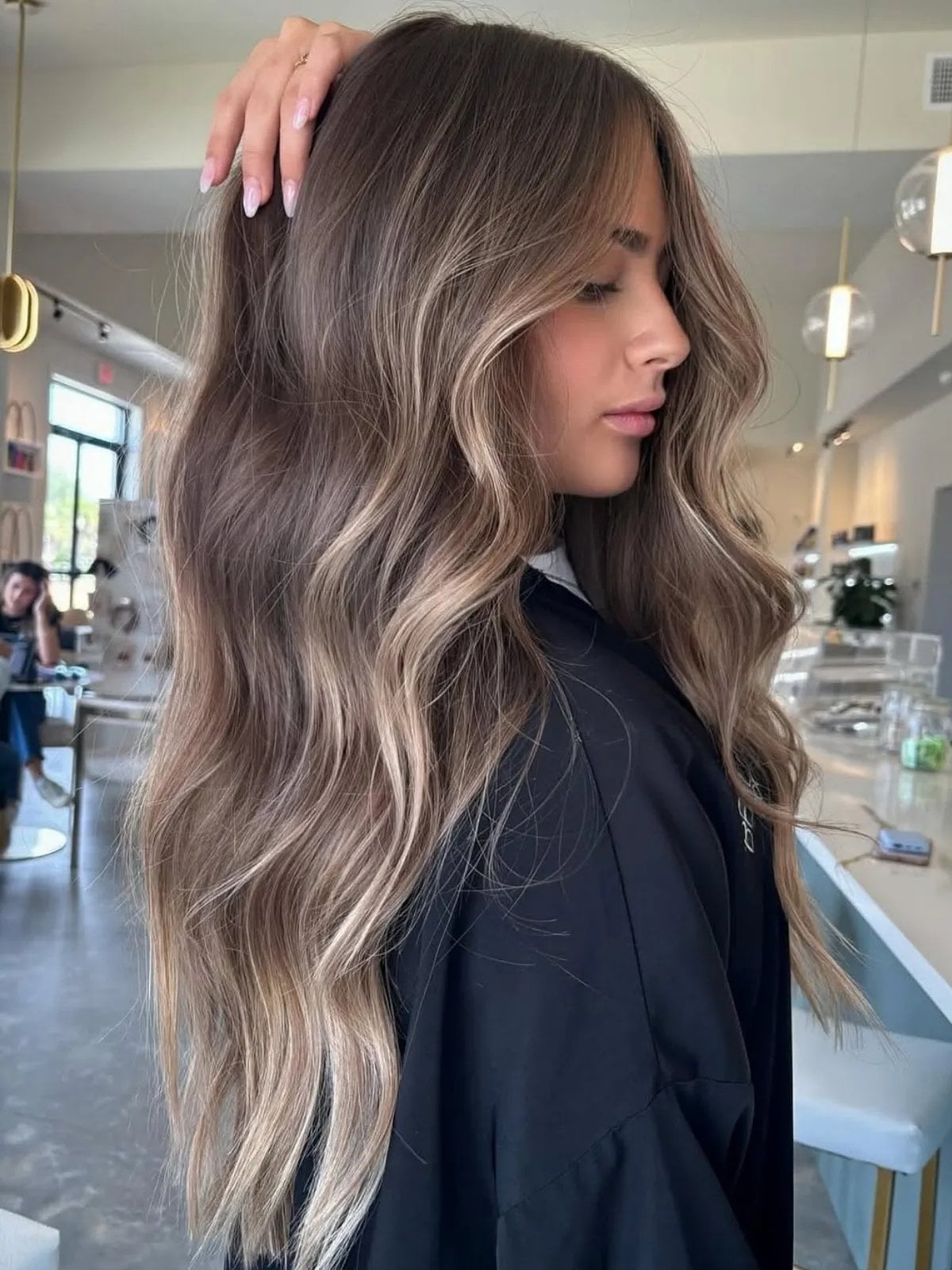 Mid-Back Beige Blonde With Highlights Mid-Back Beige Blonde With Highlights — Trendy Blonde Wavy Hair