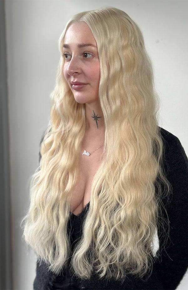 Mid-Back Platinum Blonde With Lighter Highlights, Middle Mid-Back Platinum Blonde With Lighter Highlights, Middle — Trendy Blonde Wavy Hair