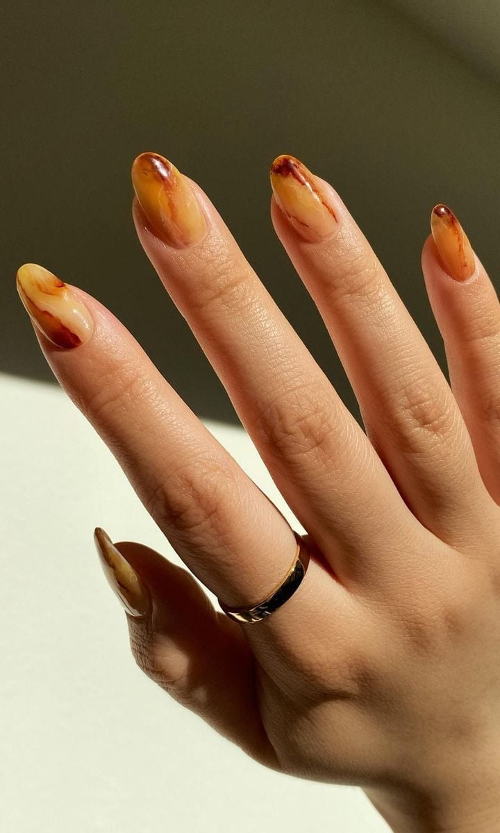 Medium Almond Earthy Swirls And Lines Medium Almond Earthy Swirls And Lines — Trendy Boho Nails