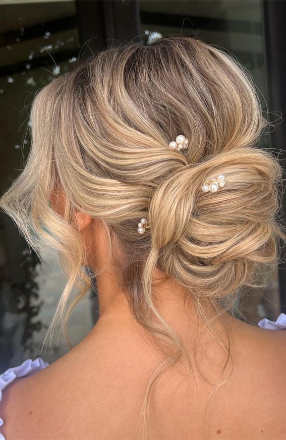 Blonde Messy Updo With Pearl Pins Blonde Messy Updo With Pearl Pins — Trendy Bridesmaid Hair Updo