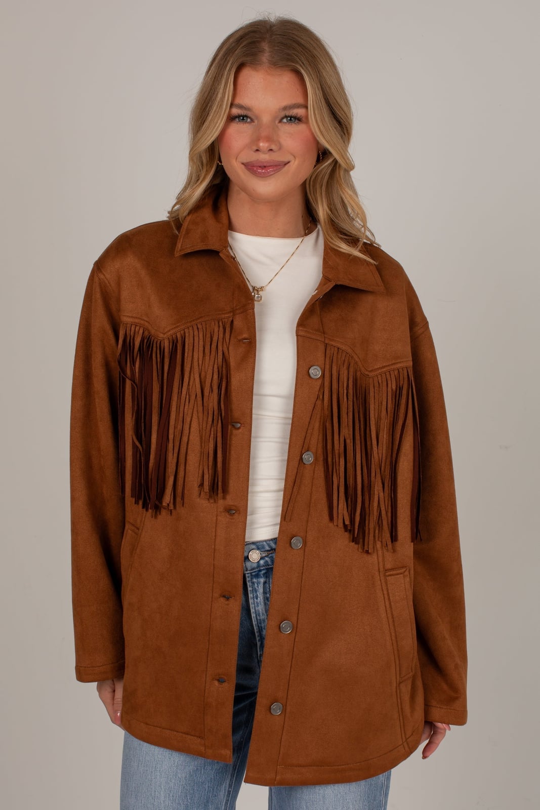 Brown Suede Fringe Jacket With White Tee — Trendy Brown Suede Jacket Outfit