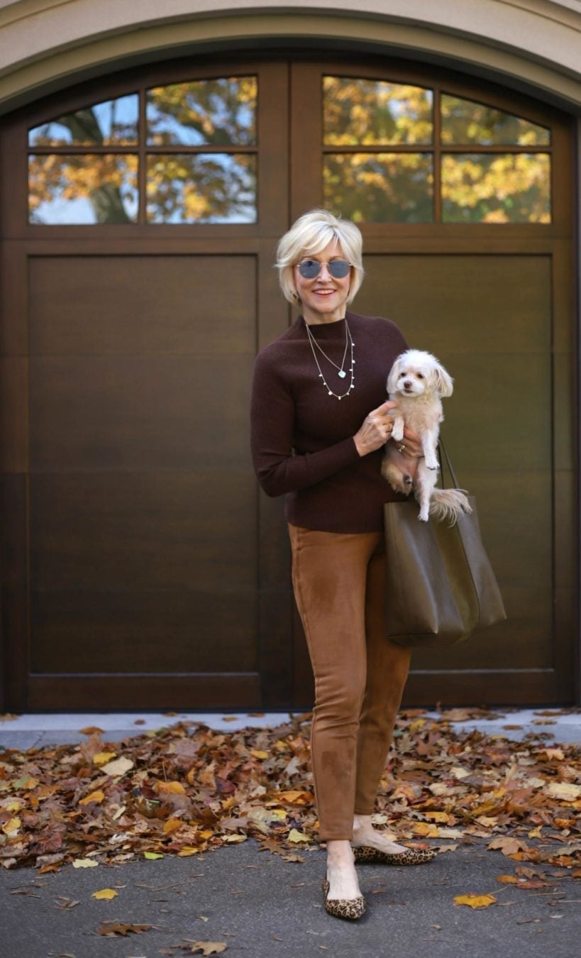 Brown Mock Neck Sweater with Slim Tan Trousers Brown Mock Neck Sweater with Slim Tan Trousers — Trendy Brown Sweater Outfit
