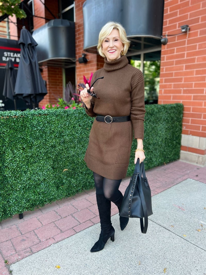 Fitted Brown Ribbed Knit Sweater Dress with Black Tights Fitted Brown Ribbed Knit Sweater Dress with Black Tights — Trendy Brown Sweater Outfit