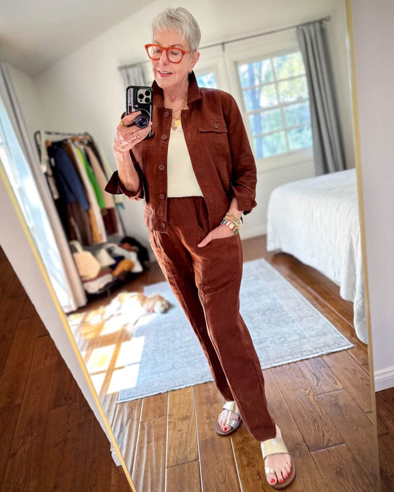 Monochromatic Brown Linen Casual Monochromatic Brown Linen Casual — Trendy Brown Trousers Outfit