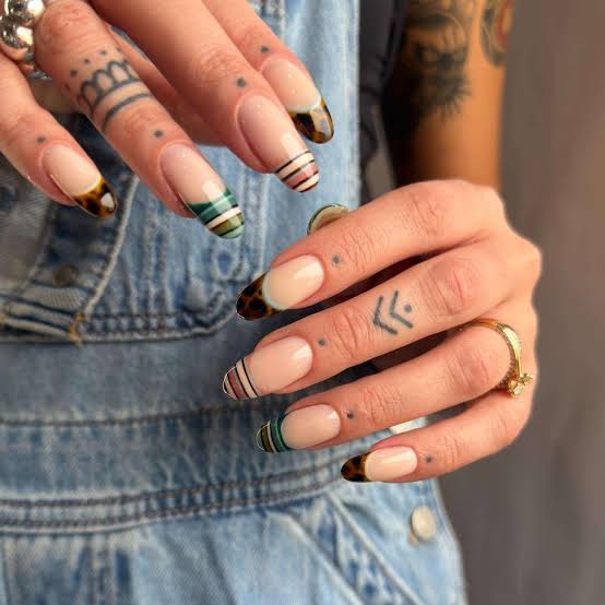 Short Oval Sheer Pink Floral Motifs Short Oval Sheer Pink Floral Motifs — Trendy Builder Gel Nails