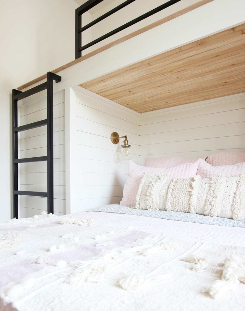White Built-In Bunk Bed with Wood Accents and Macrame, Close-Up Take White Built-In Bunk Bed with Wood Accents and Macrame, Close-Up Take — Trendy Bunk Bed Ideas
