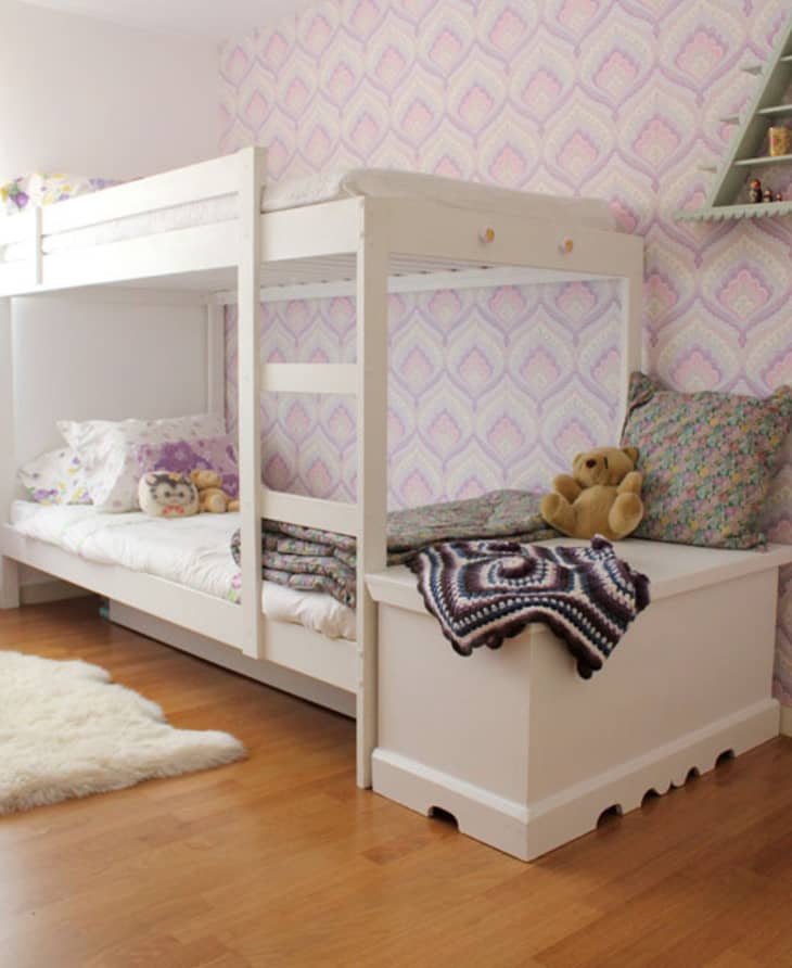 Modern Built-In Bunk Beds with Green Accents, Close-Up Take Modern Built-In Bunk Beds with Green Accents, Close-Up Take — Trendy Bunk Bed Ideas