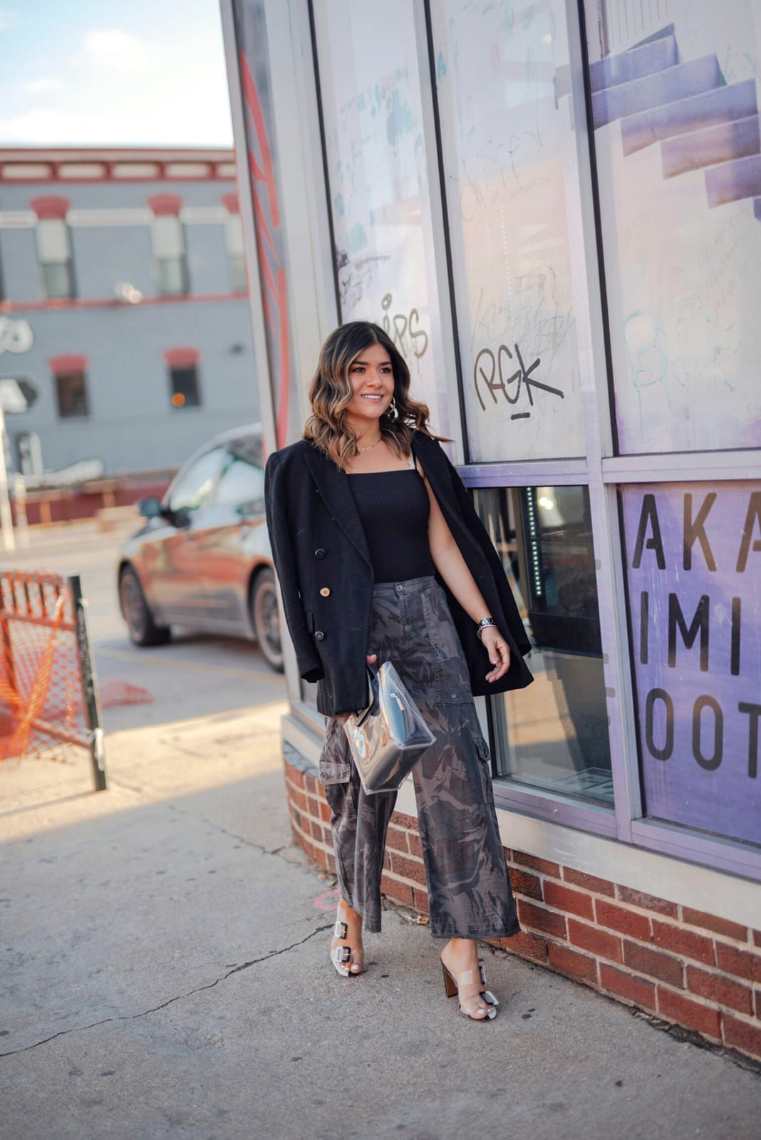 Wide-leg Camo Pants with Black Bodysuit and Blazer Wide-leg Camo Pants with Black Bodysuit and Blazer — Trendy Camo Outfits