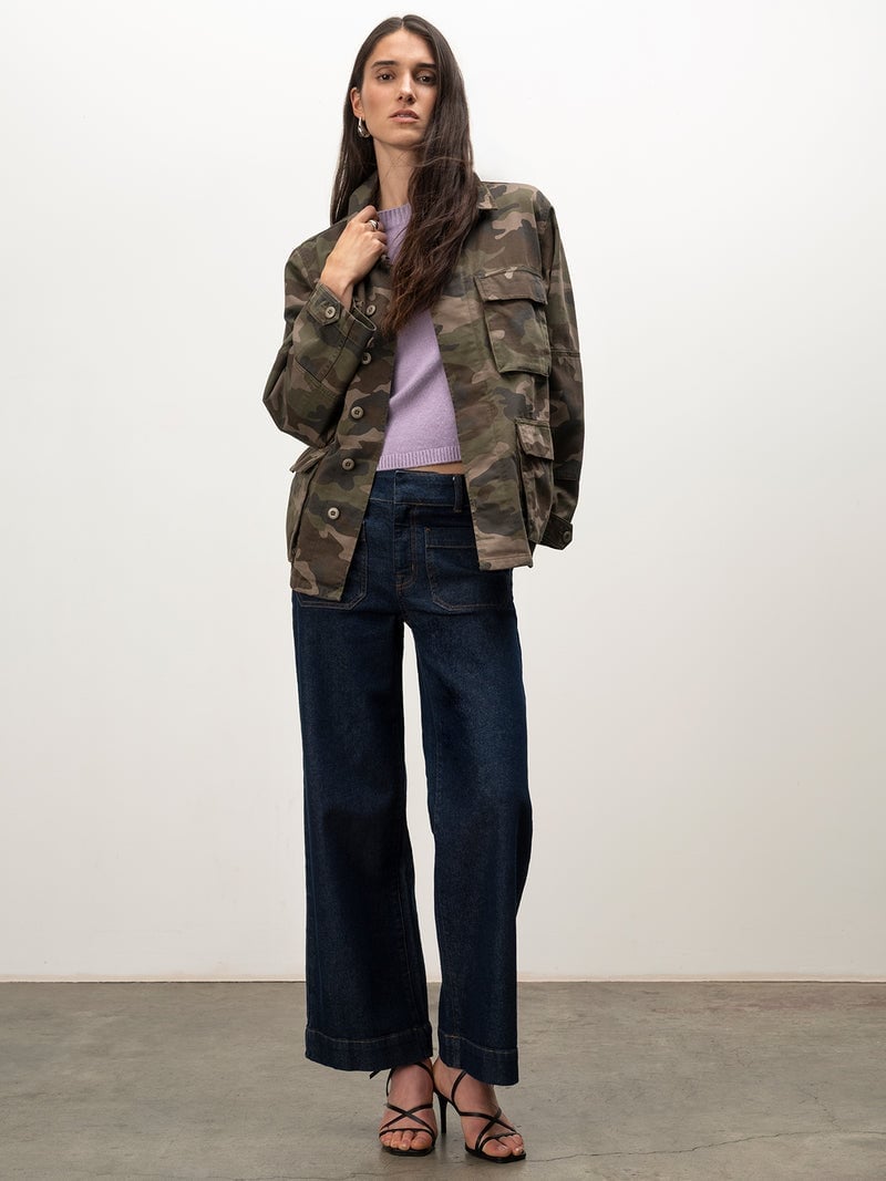 Camo Utility Jacket Over Lilac Sweater and Wide-Leg Jeans Camo Utility Jacket Over Lilac Sweater and Wide-Leg Jeans — Trendy Camo Outfits