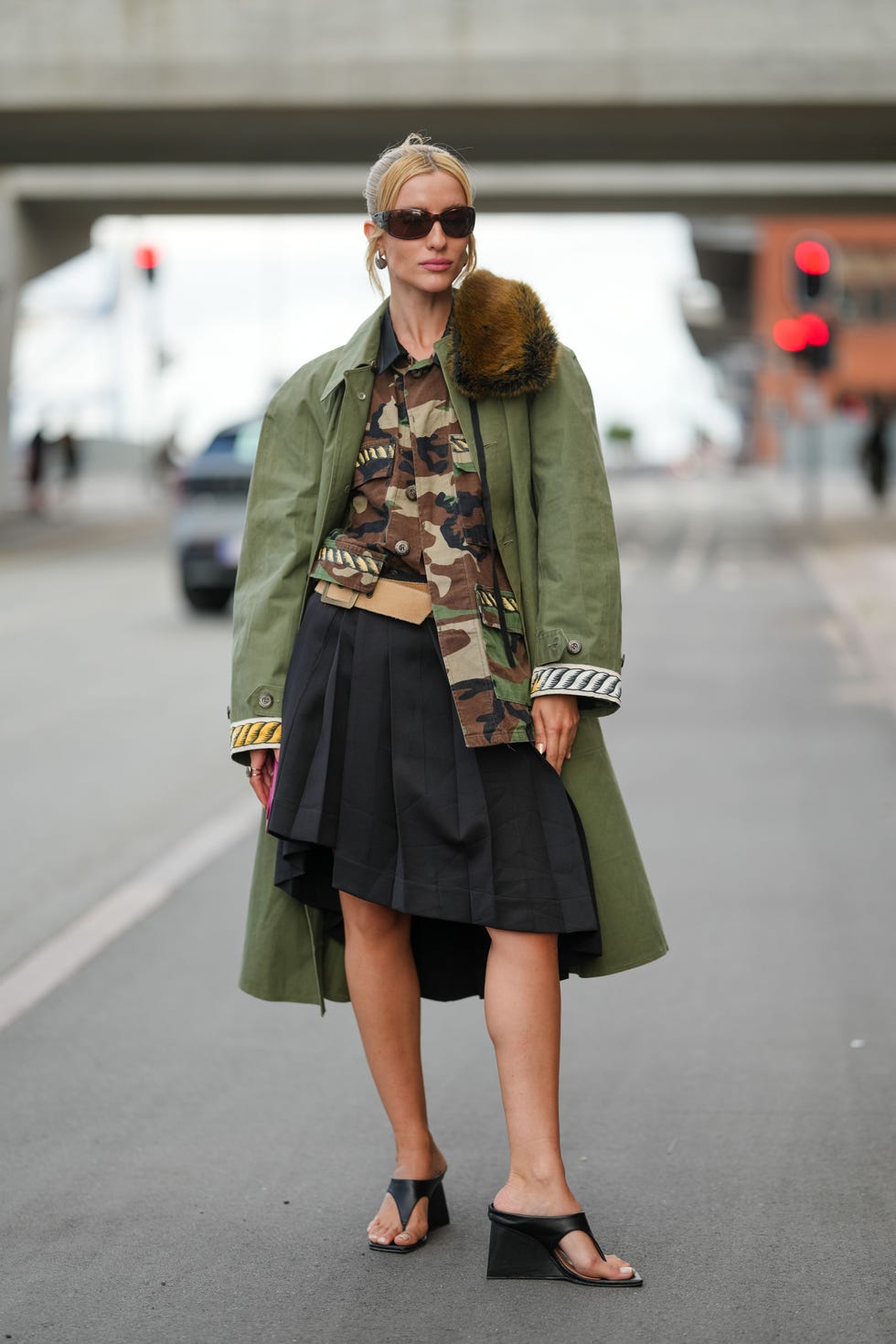 Camo Shirt Layered Under an Olive Green Coat Camo Shirt Layered Under an Olive Green Coat — Trendy Camo Outfits