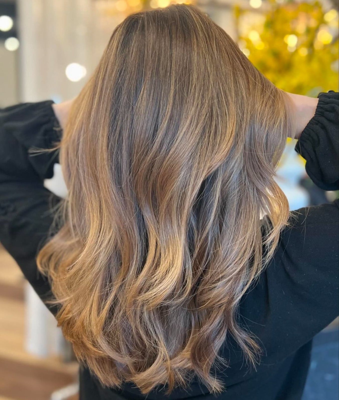 Mid-Back Dark Brown With Dimensional Caramel, Low-Key Version Mid-Back Dark Brown With Dimensional Caramel, Low-Key Version — Trendy Caramel Hair Color