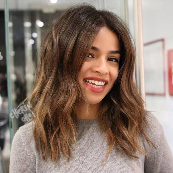 Collarbone Medium Brown With Dimensional Caramel Highlights Collarbone Medium Brown With Dimensional Caramel Highlights — Trendy Caramel Hair Color