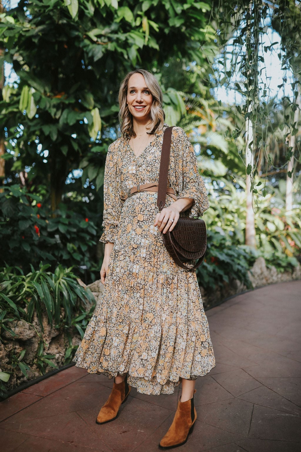 Floral Print Midi Dress with a Crossbody Bag Floral Print Midi Dress with a Crossbody Bag — Trendy Casual Church Outfit