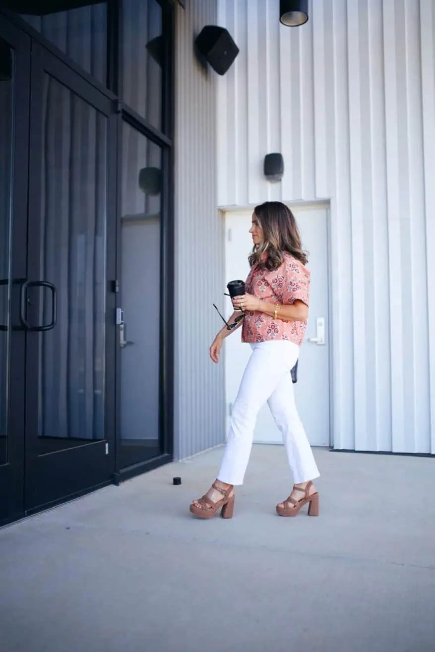 White Jeans with a Floral Print Cropped Top, Close-Up Take White Jeans with a Floral Print Cropped Top, Close-Up Take — Trendy Casual Church Outfit