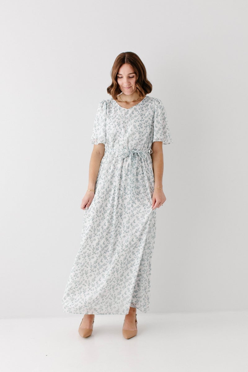 Floral Maxi Dress with a Tie Waist Floral Maxi Dress with a Tie Waist — Trendy Casual Church Outfit