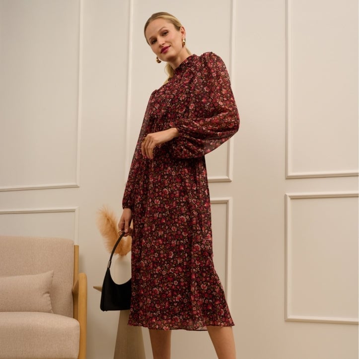 Dark Floral Print Midi Dress with Puff Sleeves Dark Floral Print Midi Dress with Puff Sleeves — Trendy Casual Church Outfit