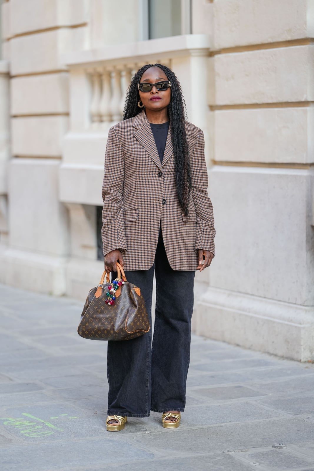 Brown Plaid Blazer Over Black T-Shirt and Wide Leg Jeans — Trendy Casual Office Outfit