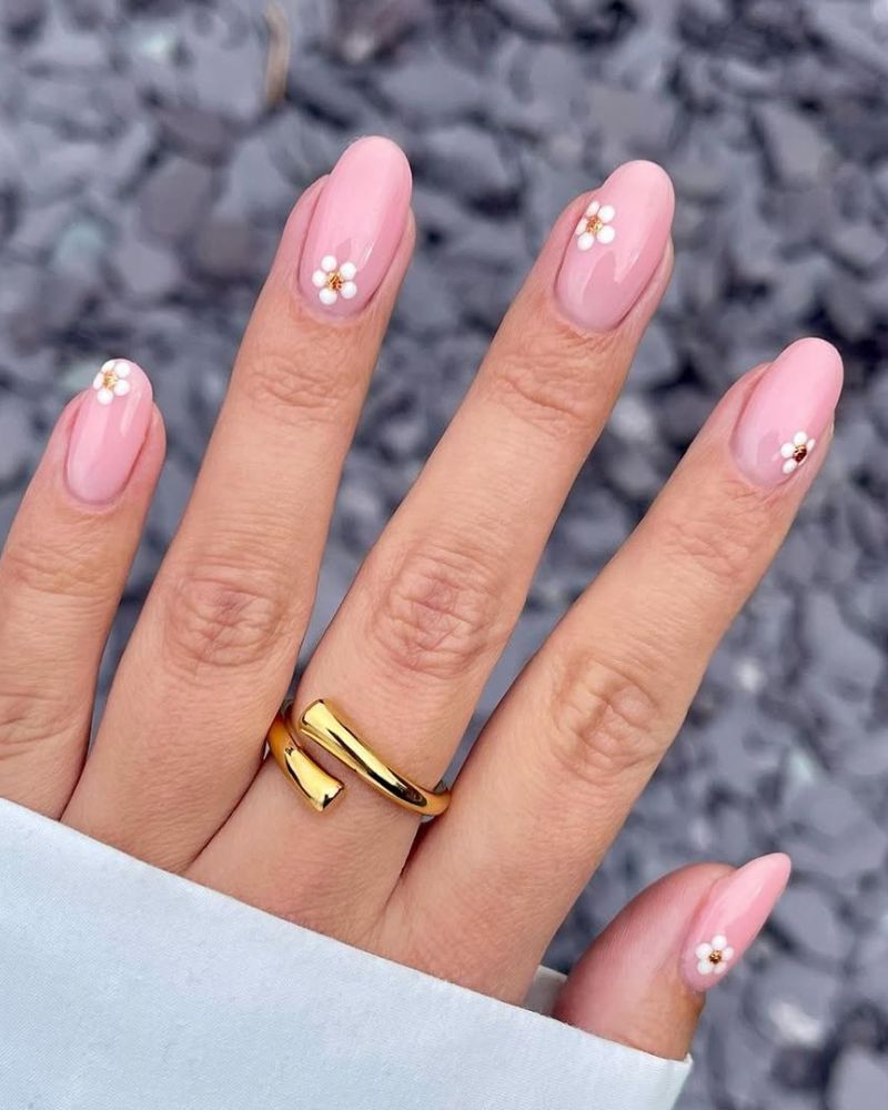Light Pink Floral Art Medium Oval Nails — Trendy Clean Girl Nails