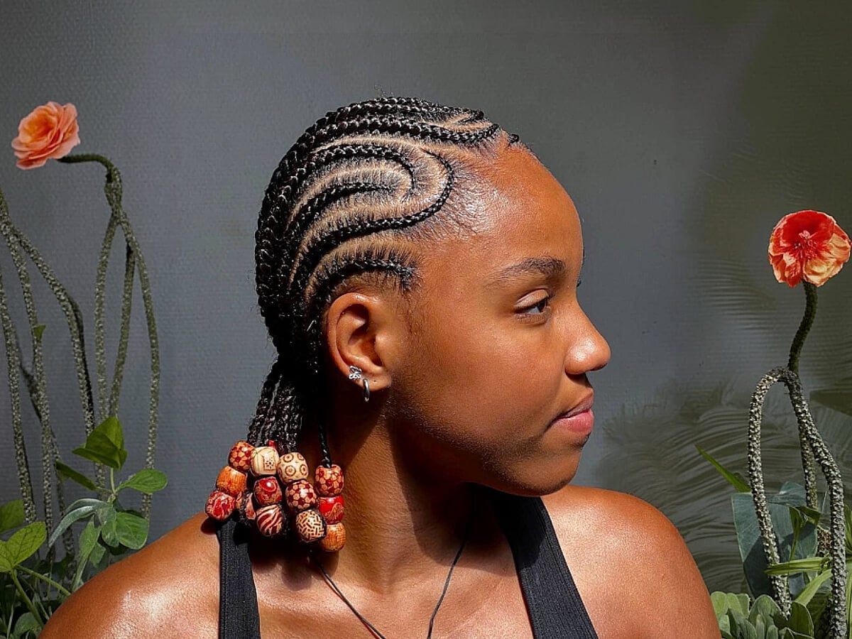 Mid-Back Wavy Cornrows With Decorative Beads Mid-Back Wavy Cornrows With Decorative Beads — Trendy Cornrows Braids for Black Women