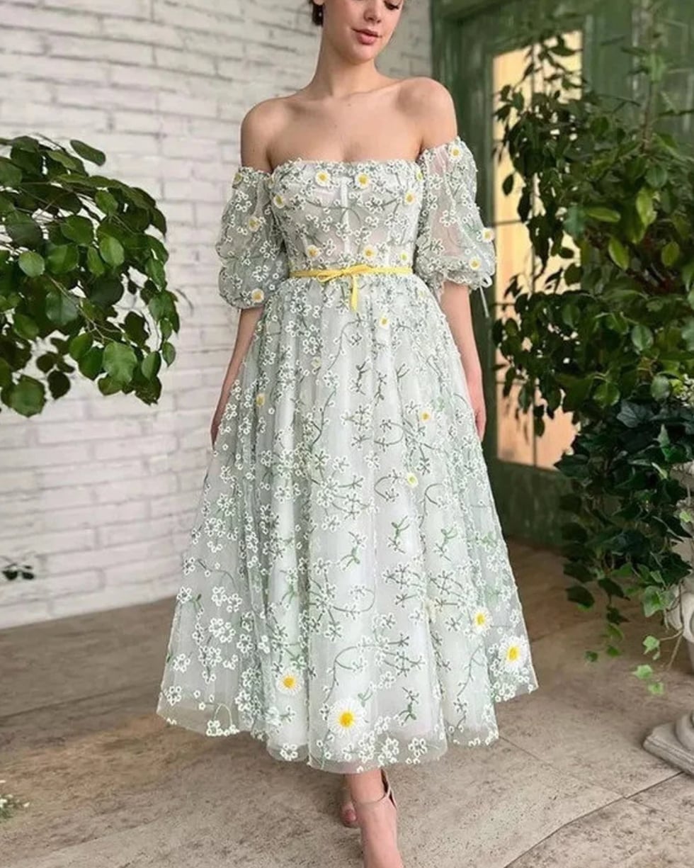 Light Green Off-The-Shoulder Dress with Daisy Embroidery Light Green Off-The-Shoulder Dress with Daisy Embroidery — Trendy Cottagecore Outfits