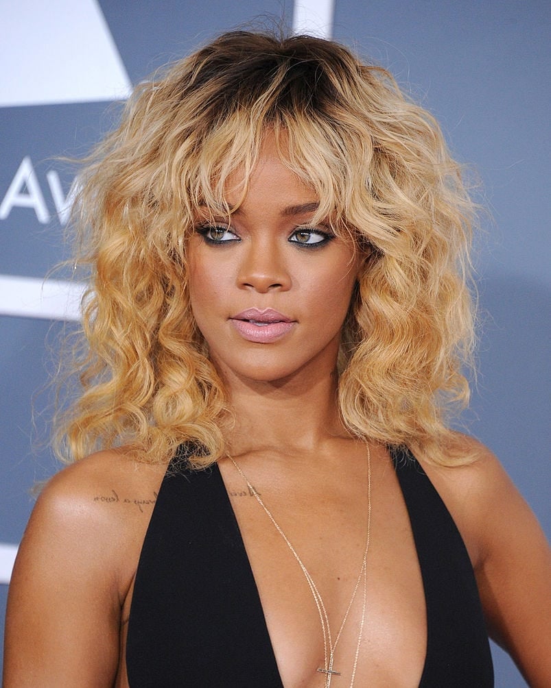 Mid-Back Loose Waves With Side Parting — Trendy Curly Hair Products