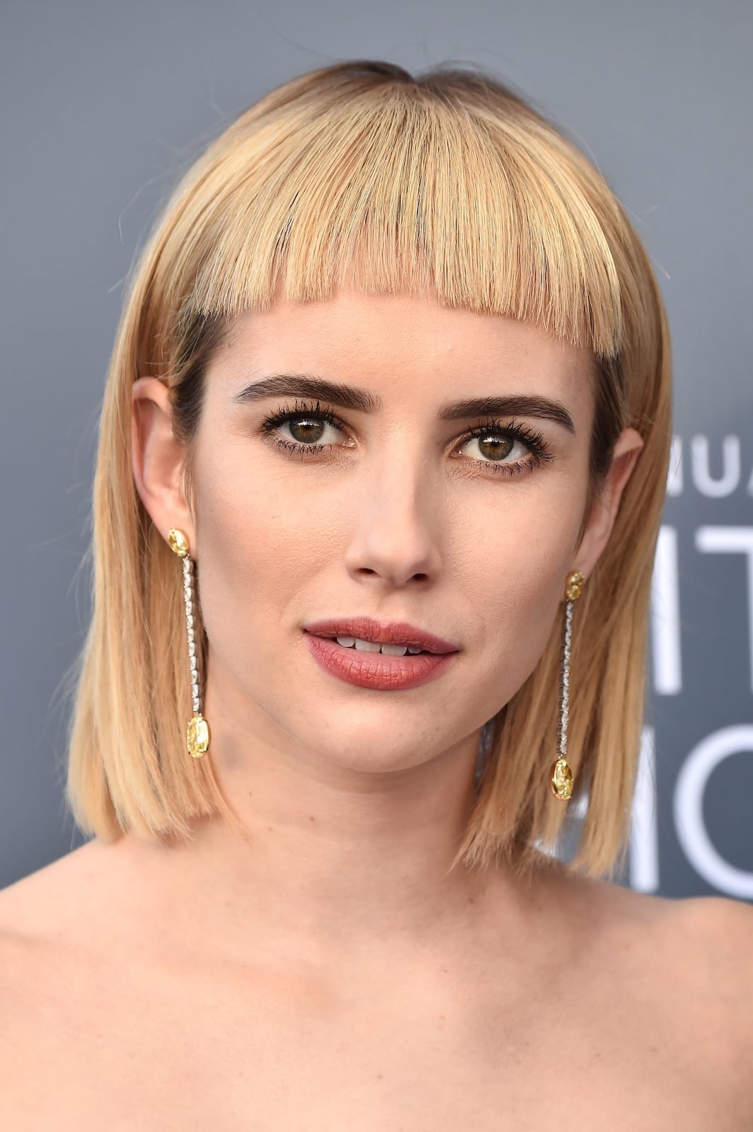 Chin Length Bob With Micro Bangs And Ash Blonde Color Chin Length Bob With Micro Bangs And Ash Blonde Color — Trendy Cutting Bangs
