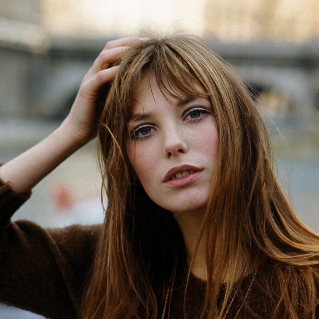 Collarbone Soft Bob With Birkin Bangs And Dark Brown Color Collarbone Soft Bob With Birkin Bangs And Dark Brown Color — Trendy Cutting Bangs