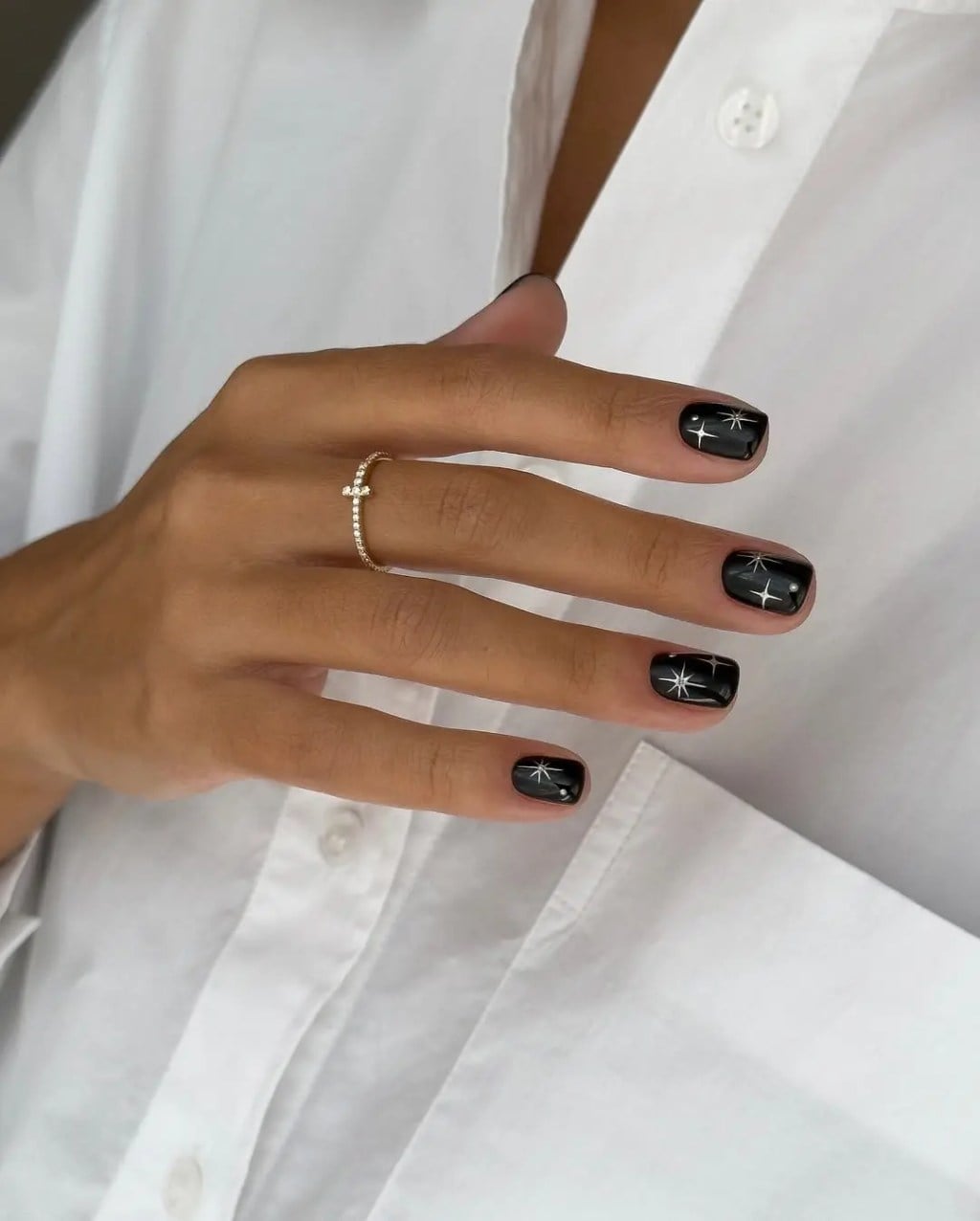 Short Square Black With Silver Starbursts Short Square Black With Silver Starbursts — Trendy Dark Nails