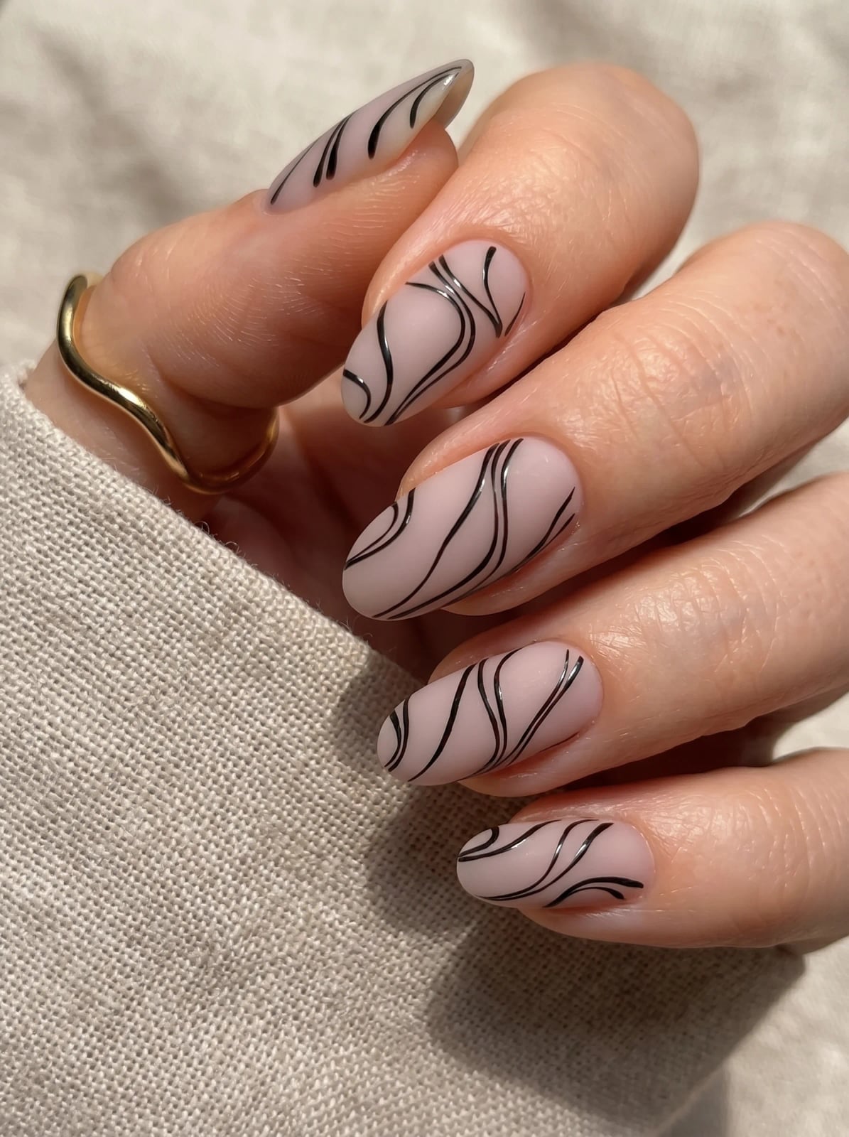 Nude Matte With Black Wavy Lines Nails Nude Matte With Black Wavy Lines Nails — Trendy Dark Nails