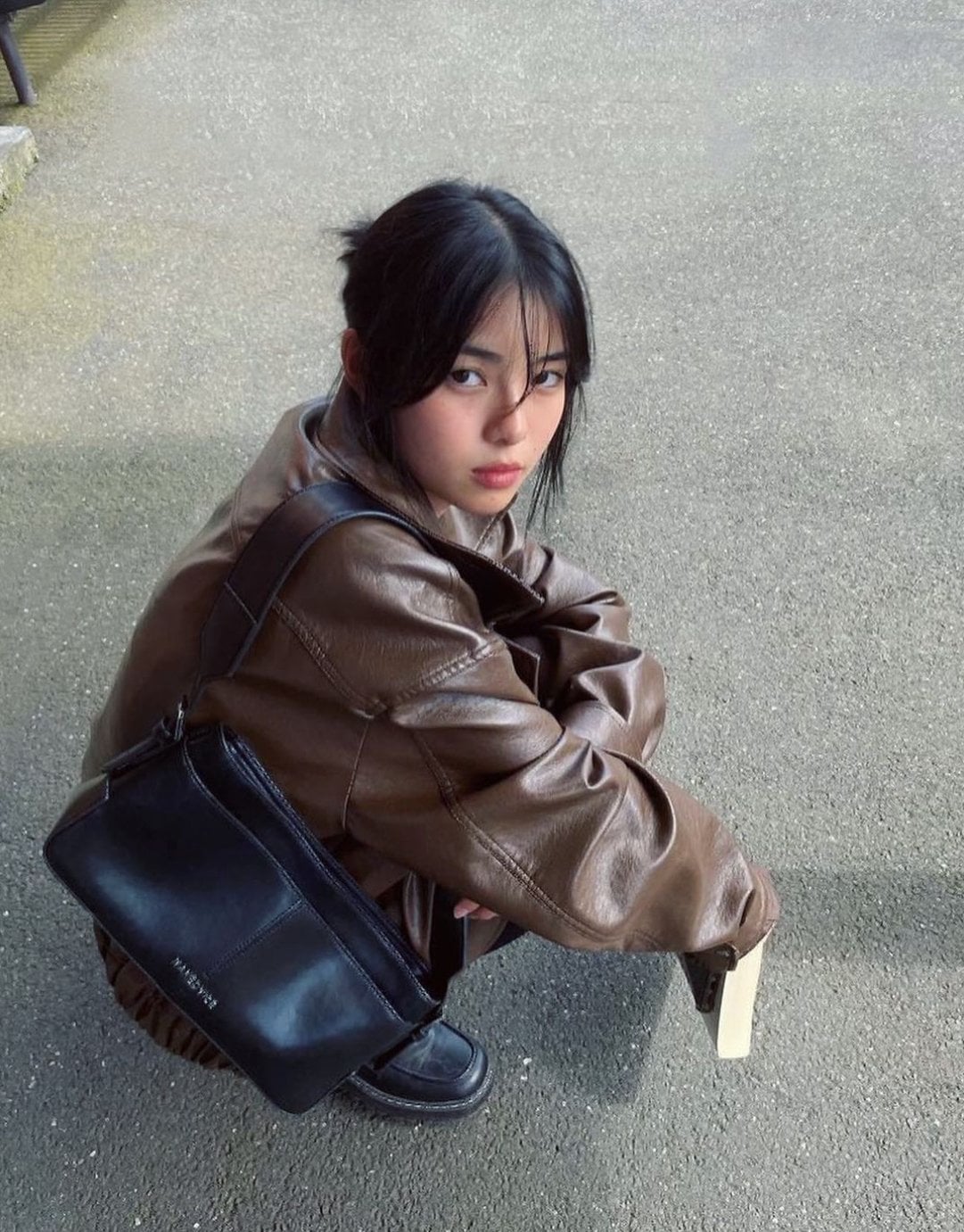 Oversized Leather Jacket With Chunky Black Shoes Oversized Leather Jacket With Chunky Black Shoes — Trendy Downtown Girl Outfits