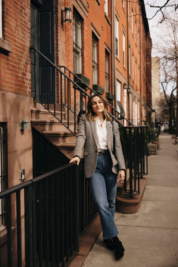Tweed Blazer Over Shirt and Jeans Tweed Blazer Over Shirt and Jeans — Trendy Downtown Girl Outfits