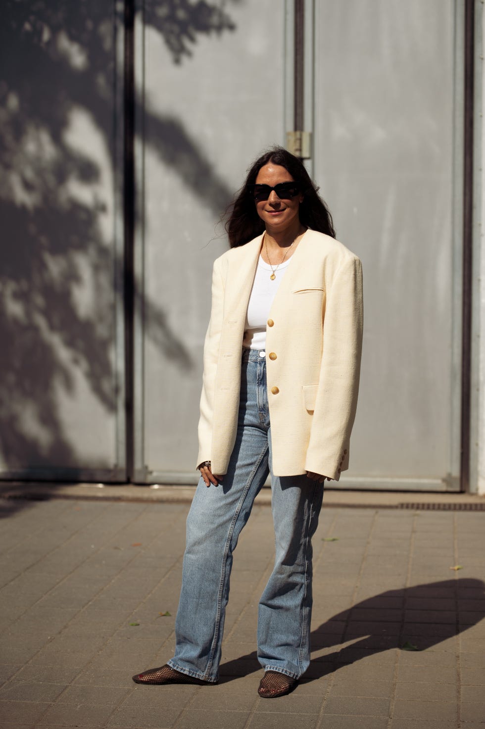 Oversized Cream Blazer and Relaxed Jeans Oversized Cream Blazer and Relaxed Jeans — Trendy Downtown Girl Outfits