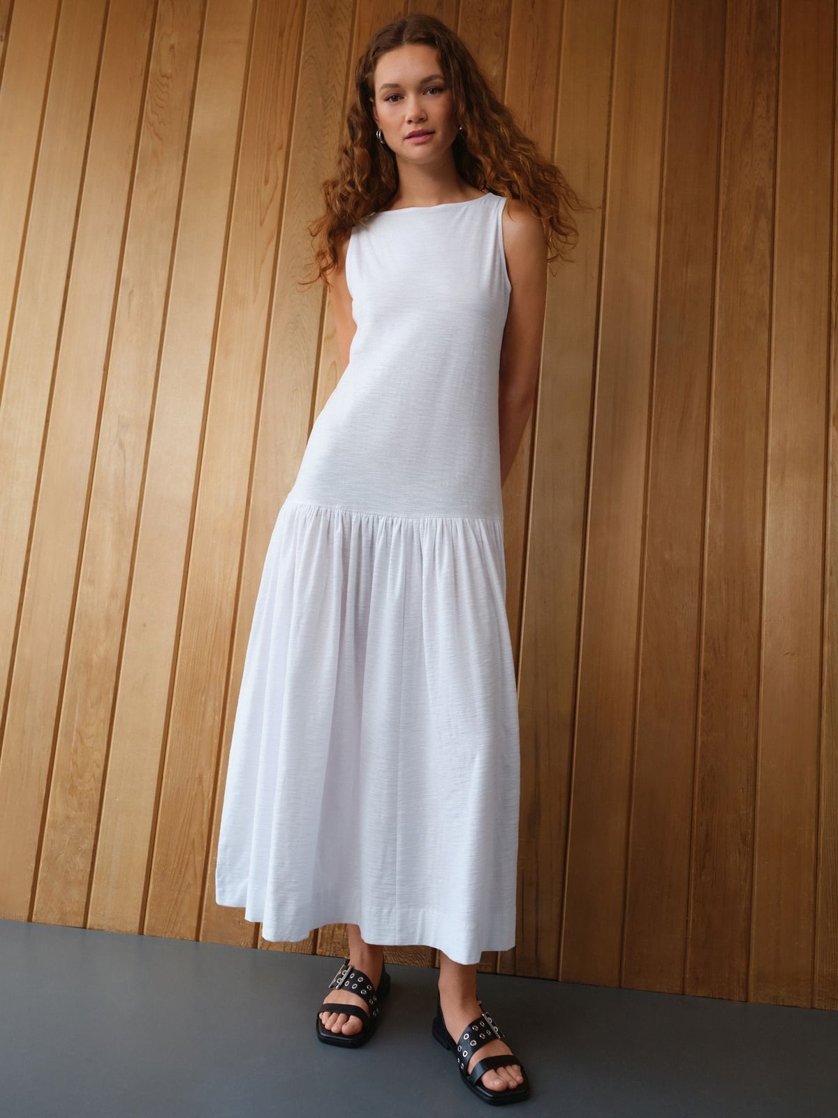 White Sleeveless Maxi Dress With Gathered Skirt — Trendy Drop Waist Dresses