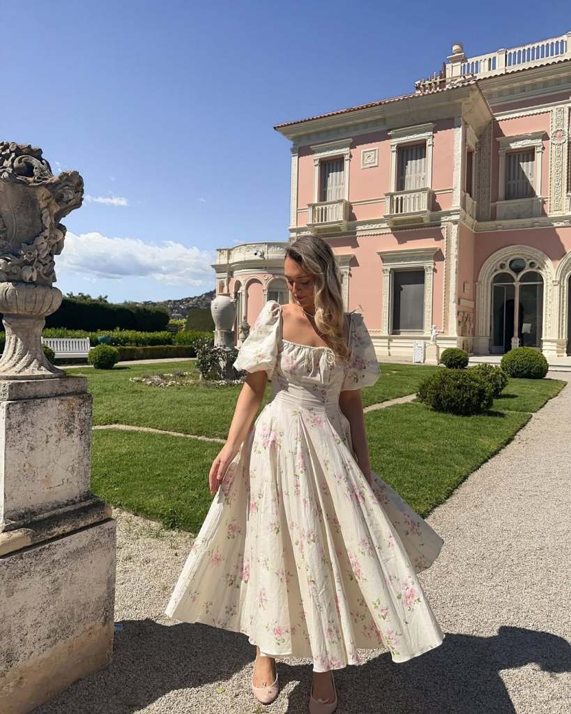 15 Stylish Engagement Outfit Ideas For Every Bride-To-Be - The Wandering Girl