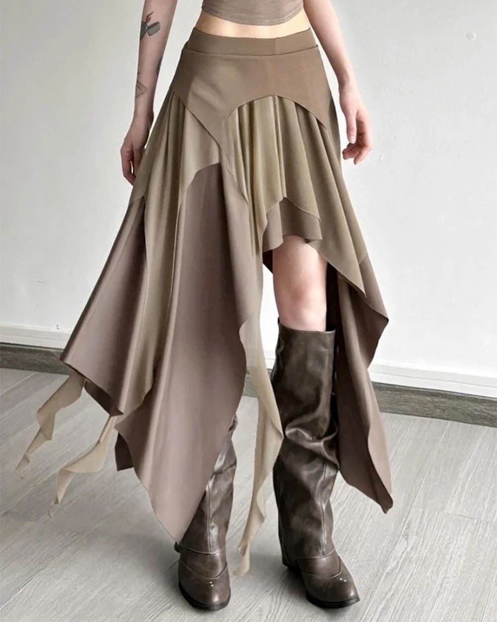 Asymmetrical Layered Skirt With Cropped Top, Close-Up Take Asymmetrical Layered Skirt With Cropped Top, Close-Up Take — Trendy Fairycore Outfits