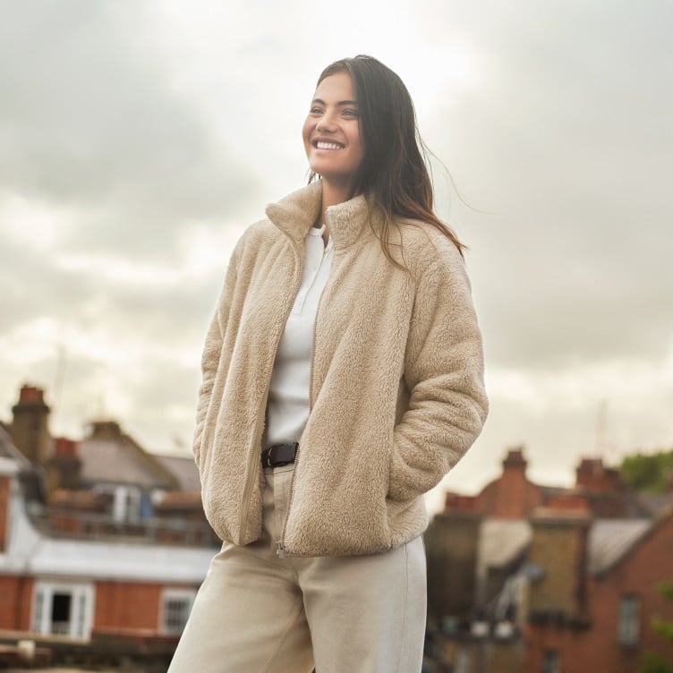 Relaxed Beige Fleece Jacket with Henley Relaxed Beige Fleece Jacket with Henley — Trendy Fleece Outfits