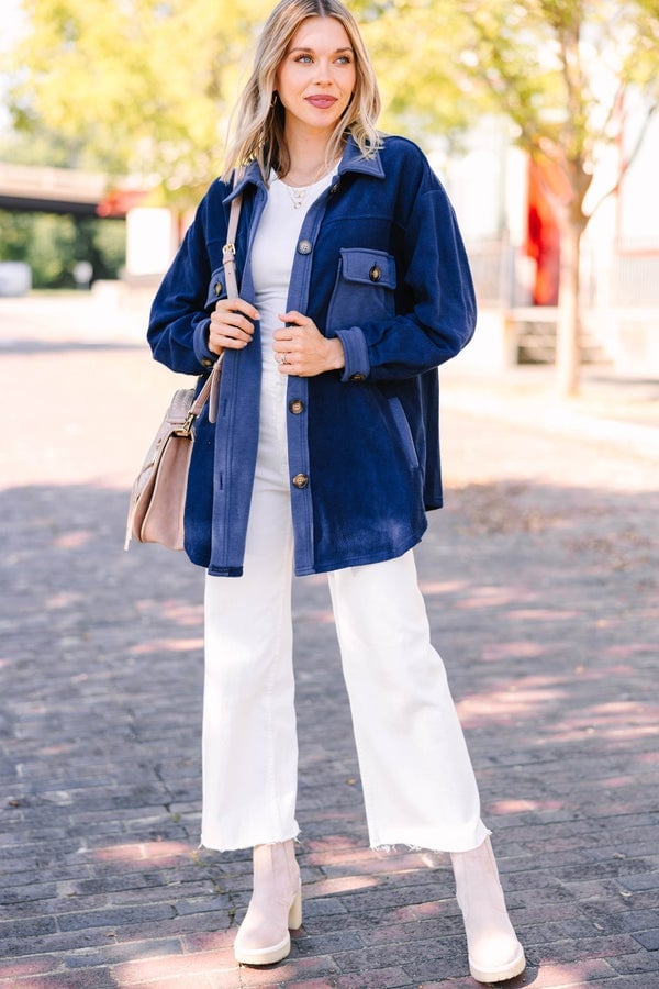 Navy Fleece Shacket with White Jeans Navy Fleece Shacket with White Jeans — Trendy Fleece Outfits