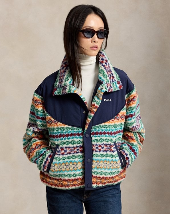 Patterned Fleece Jacket with White Turtleneck Patterned Fleece Jacket with White Turtleneck — Trendy Fleece Outfits