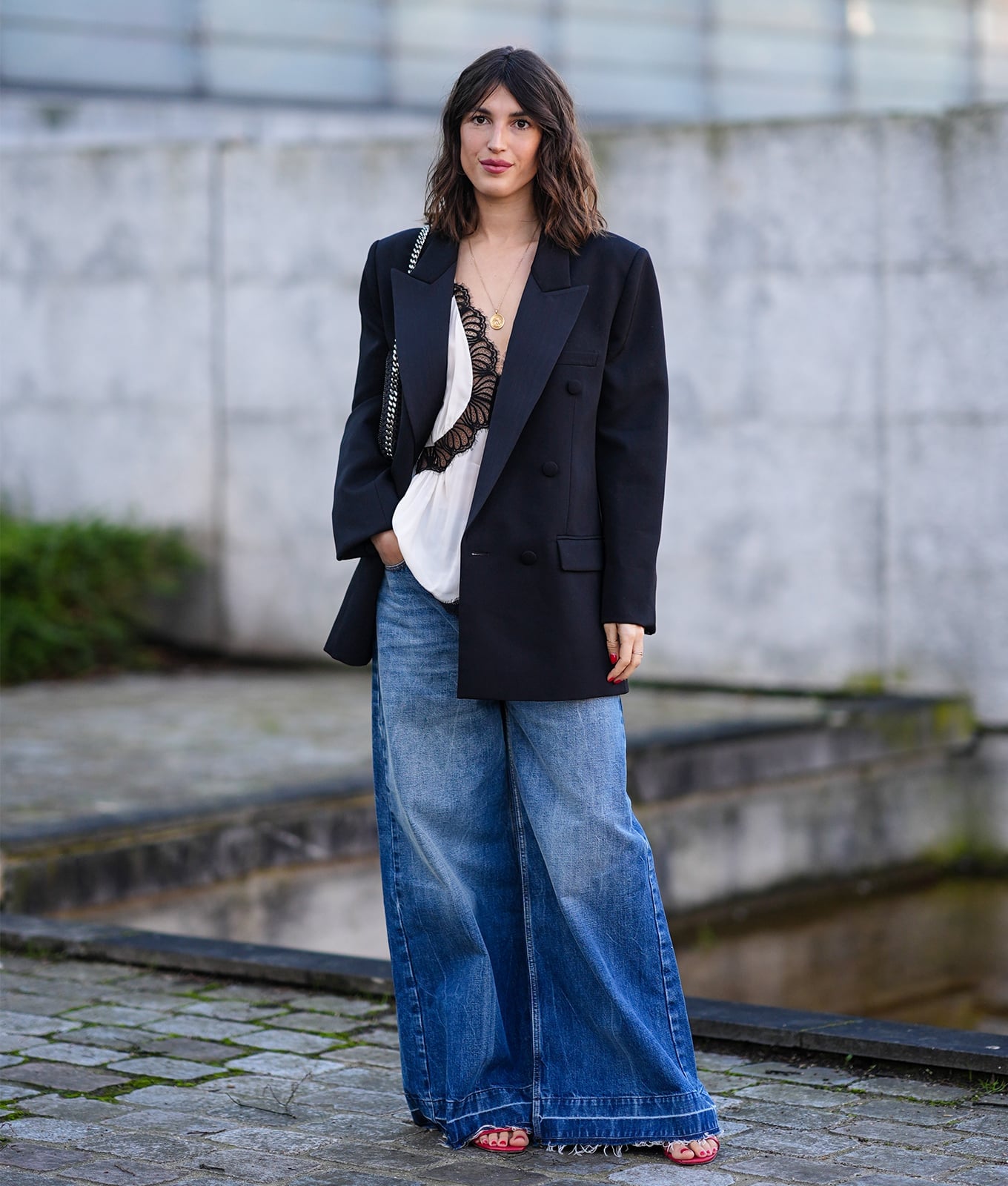 Oversized Blazer With Wide Leg Denim — Trendy French Outfits