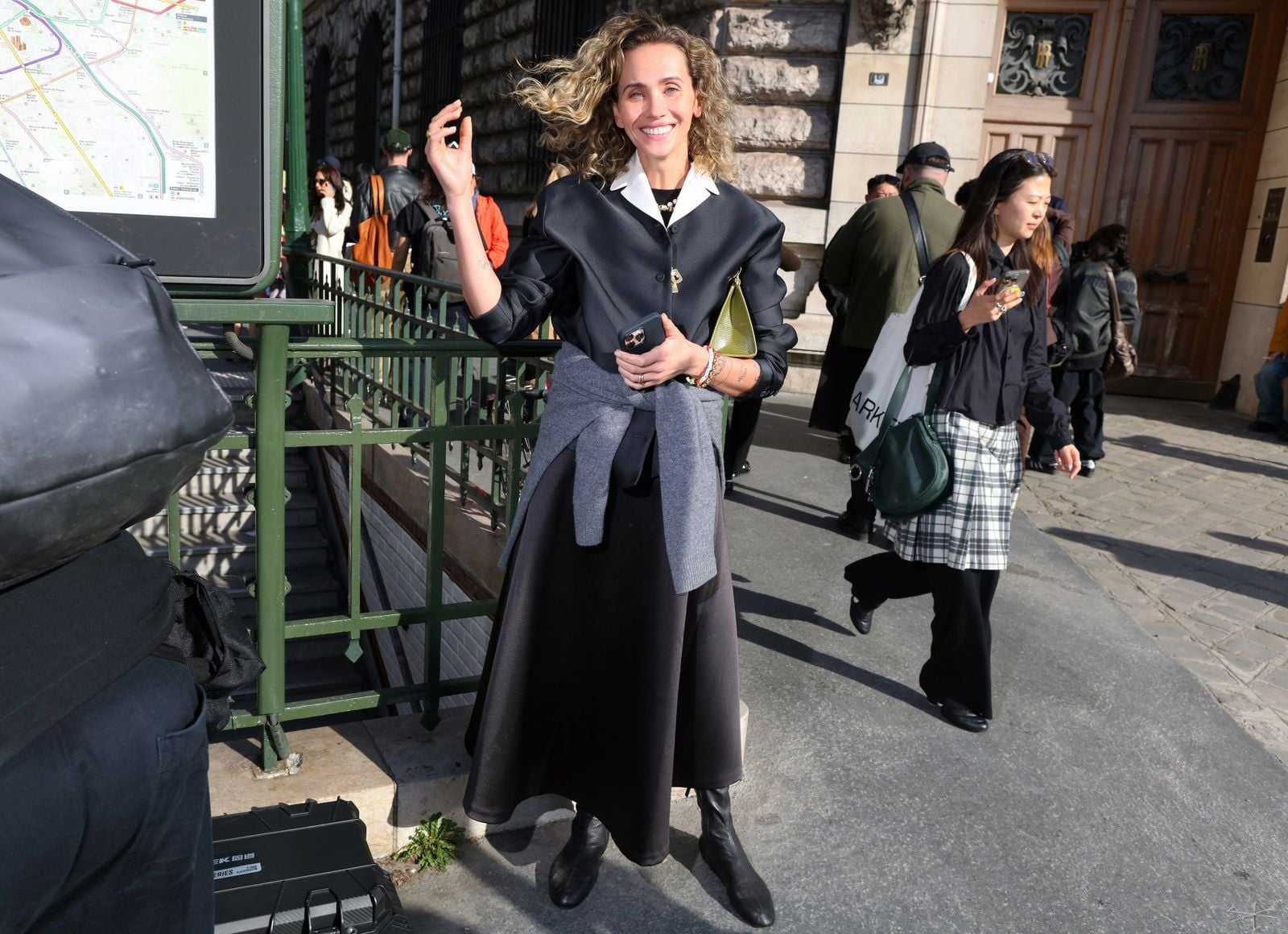 Oversized Blazer With A-Line Skirt — Trendy French Outfits