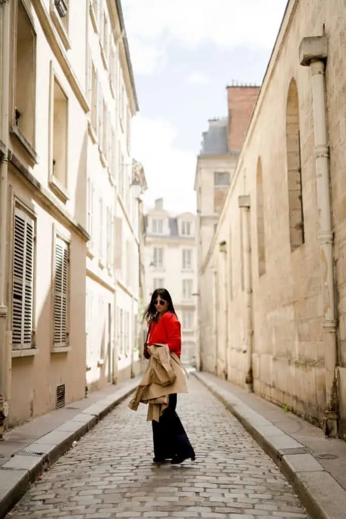 Trench Coat Over Black Lace Dress, Close-Up Take — Trendy French Outfits