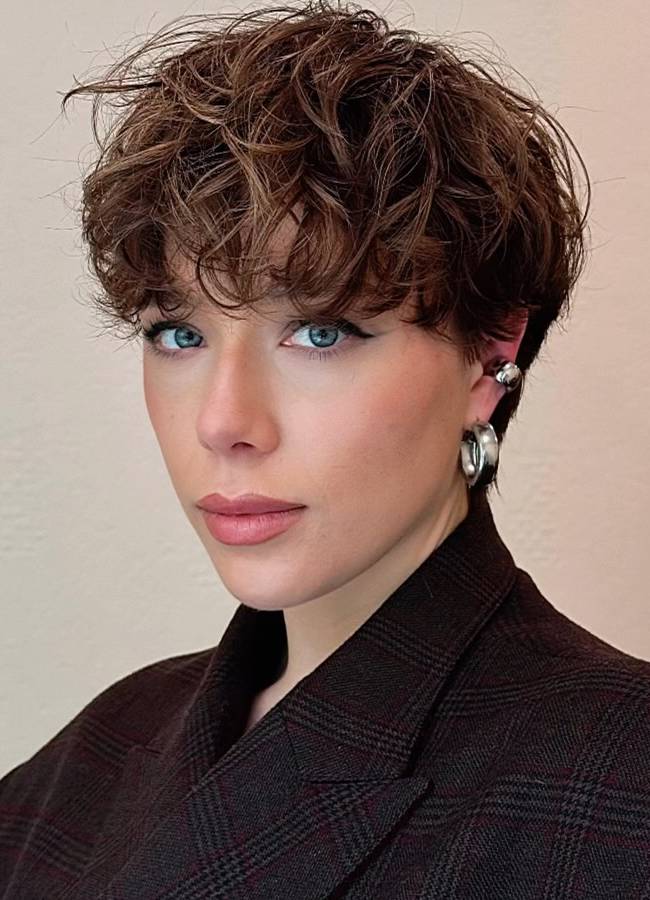 Short Fine Pixie With Frizzy Curls — Trendy Frizzy Hair
